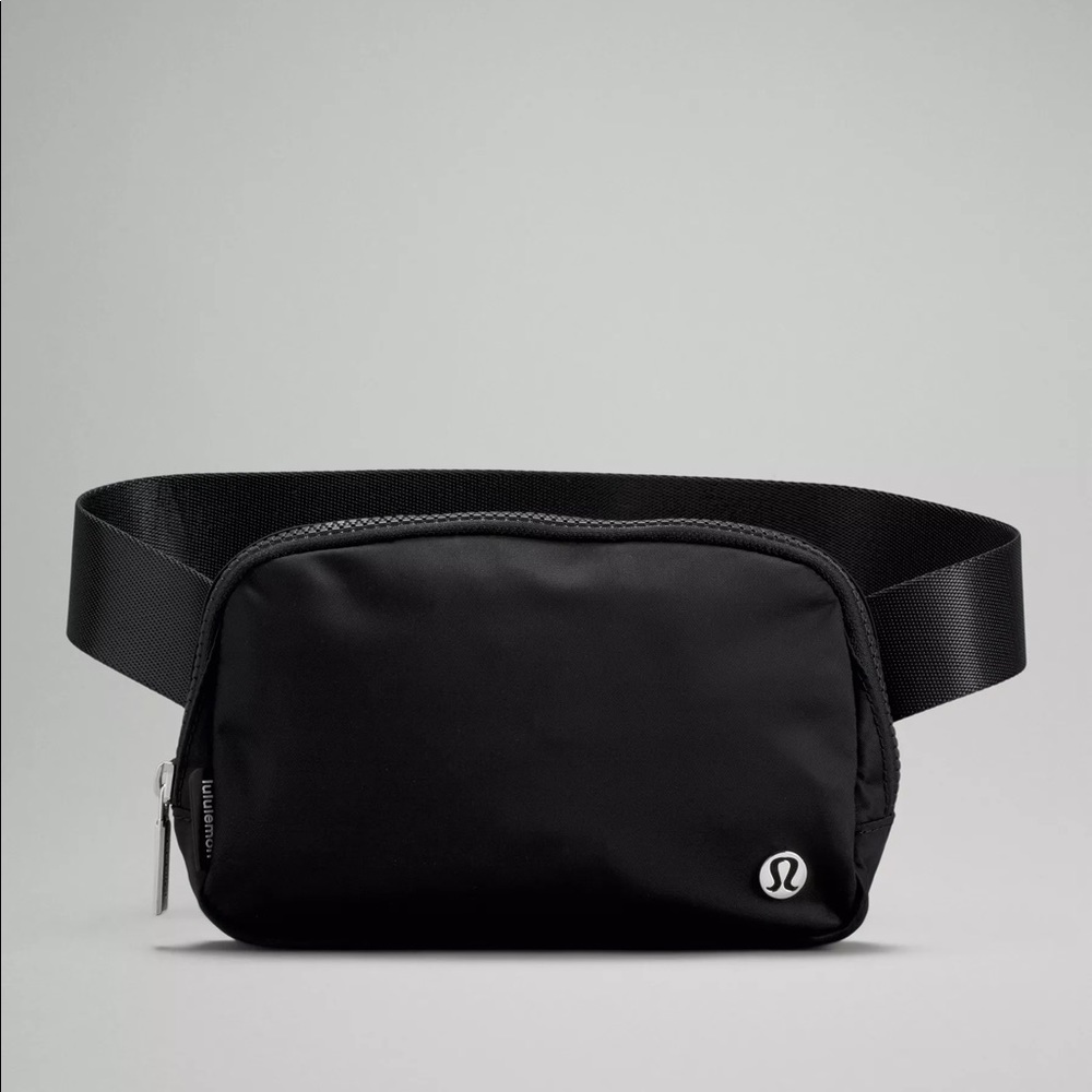 NWT lululemon everywhere belt bag